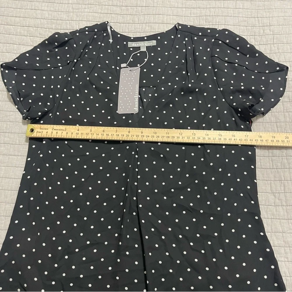 Daniel Rainn Women's Black Short Sleeve Blouse with White Polka Dots Size Small - Picture 3 of 7
